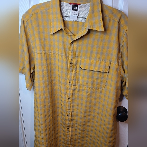 The North Face men's sz LG button down - Picture 7 of 7